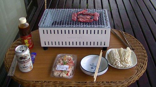 一人焼肉を楽しむ
