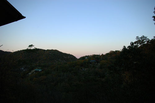 山の夕暮れ