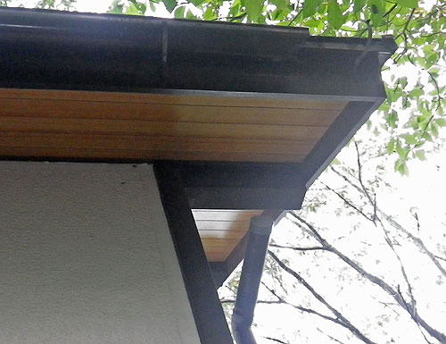 雨樋のパイプをカット