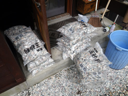 玉砂利を大量に買う